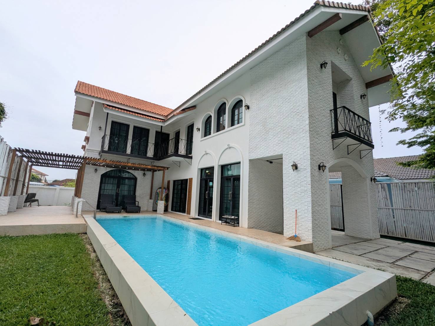Baan Suan Klang Wiang